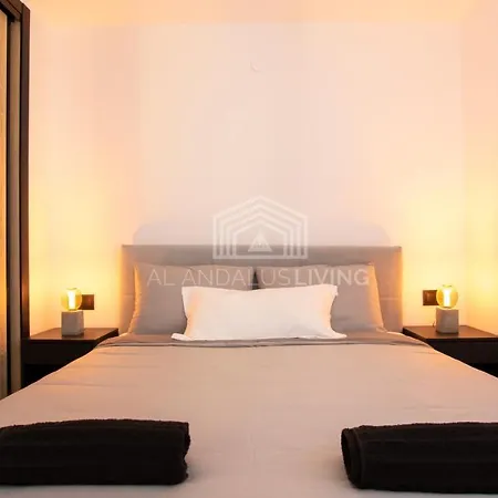 Apartment Sea View Loft: Beachfront Access & Contemporary Style Malaga